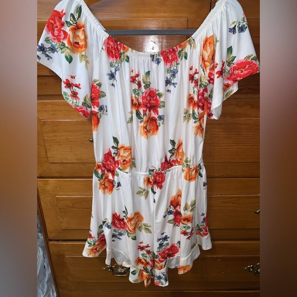 Floral Romper - Picture 2 of 3